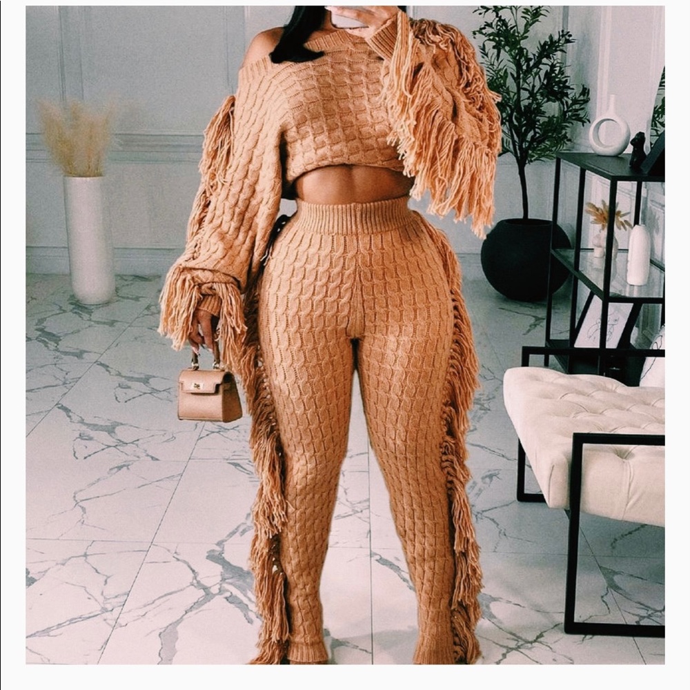 Long sleeve tassel Two piece set!